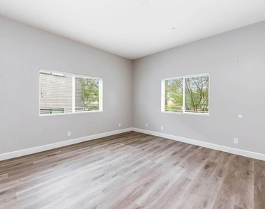 14735 Friar Street - Photo Thumbnail 2