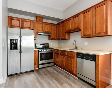 14735 Friar Street - Photo Thumbnail 5