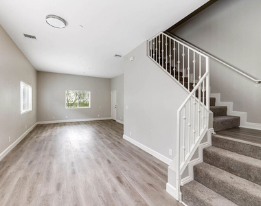 14735 Friar Street - Photo Thumbnail 7