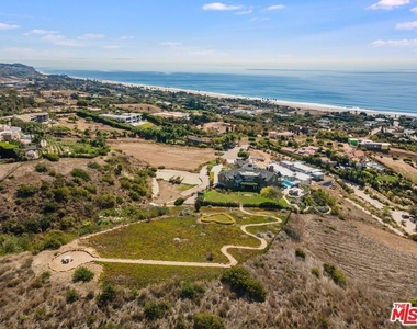 6277 Sea Star Drive - Photo Thumbnail 15