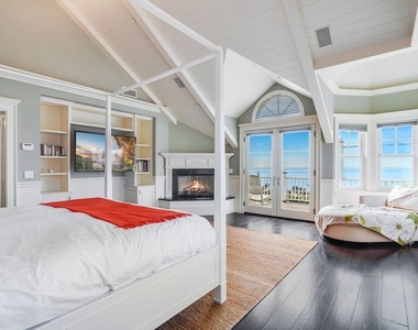6277 Sea Star Drive - Photo Thumbnail 25
