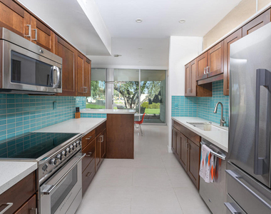24 Desert Lakes Drive - Photo Thumbnail 5