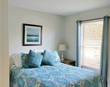 2840 Shoreview Drive - Photo Thumbnail 4