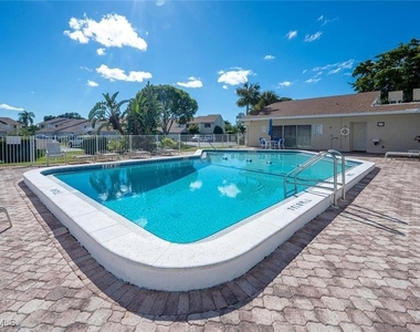402 Bristle Cone Lane - Photo Thumbnail 14