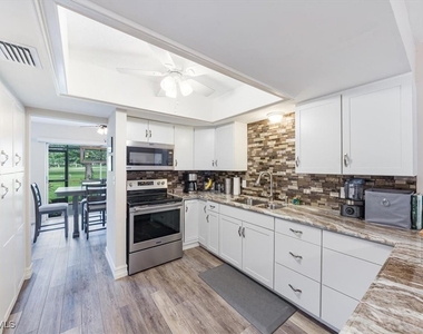 402 Bristle Cone Lane - Photo Thumbnail 5