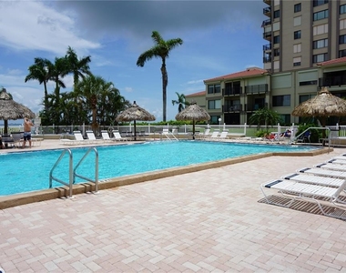 6322 Palma Del Mar Boulevard S - Photo Thumbnail 22