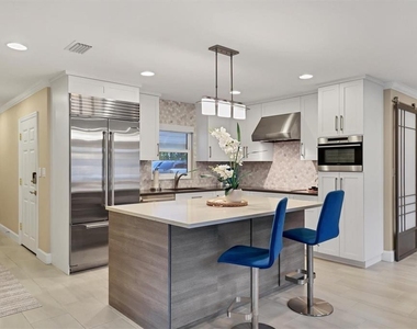 1900 Benjamin Franklin Drive - Photo Thumbnail 3