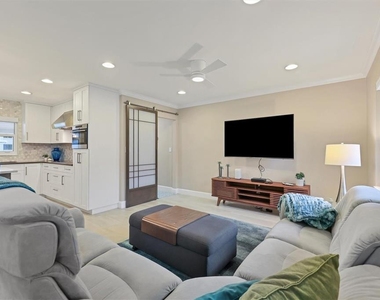 1900 Benjamin Franklin Drive - Photo Thumbnail 8
