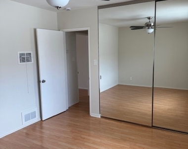 1131 N Kenmore Avenue - Photo Thumbnail 13