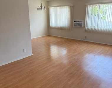 1131 N Kenmore Avenue - Photo Thumbnail 4