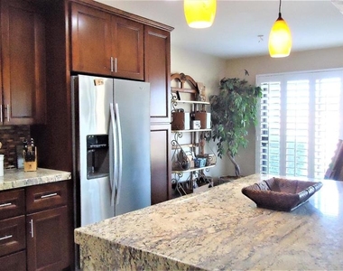 72346 Sommerset Drive - Photo Thumbnail 6