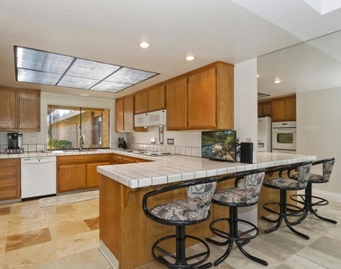 92 Presidio Place - Photo Thumbnail 7