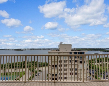 5480 N Ocean Drive - Photo Thumbnail 12