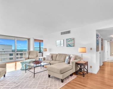 5480 N Ocean Drive - Photo Thumbnail 4