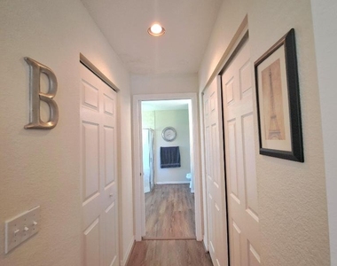 1747 N Dovetail Drive - Photo Thumbnail 6