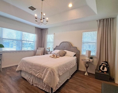 1747 N Dovetail Drive - Photo Thumbnail 8