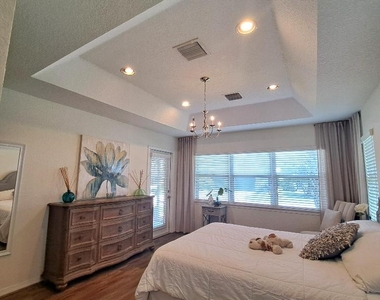 1747 N Dovetail Drive - Photo Thumbnail 7