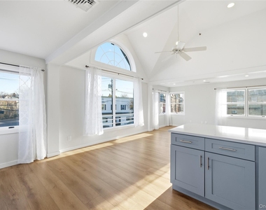 62 South Street - Photo Thumbnail 3
