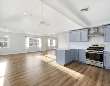 62 South Street - Photo Thumbnail 1