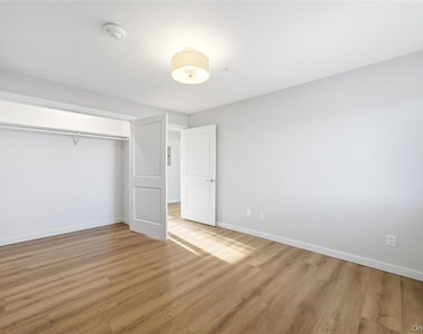 62 South Street - Photo Thumbnail 10