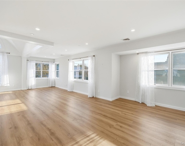 62 South Street - Photo Thumbnail 5