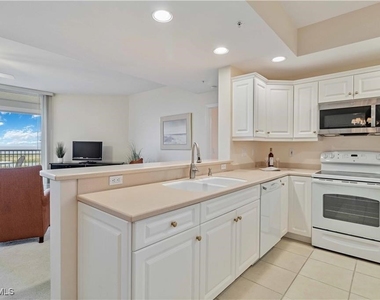 1001 Arbor Lake Drive - Photo Thumbnail 6