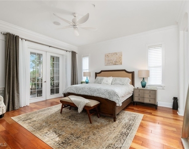 2650 Bolero Drive - Photo Thumbnail 16
