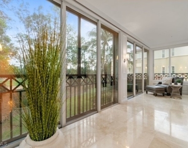 2650 Bolero Drive - Photo Thumbnail 10