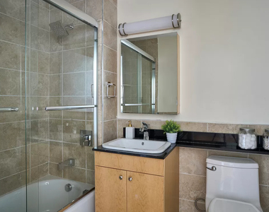 34-46 Vernon Boulevard - Photo Thumbnail 6