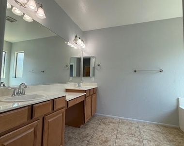 766 Crest Valley Place - Photo Thumbnail 7