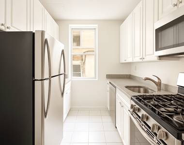 207-209 west 11th street - Photo Thumbnail 3