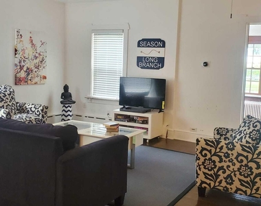 393 Bath Avenue - Photo Thumbnail 4
