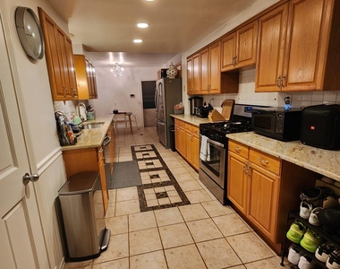 393 Bath Avenue - Photo Thumbnail 18