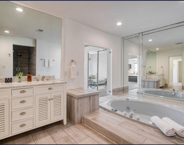 3350 Ne 14th Court - Photo Thumbnail 24