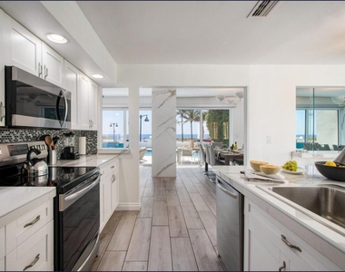 3350 Ne 14th Court - Photo Thumbnail 13