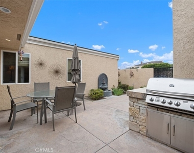 31202 Palma Drive - Photo Thumbnail 8