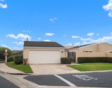 31202 Palma Drive - Photo Thumbnail 2