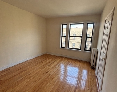 West 171st street  Ft Washington Avenue - Photo Thumbnail 6