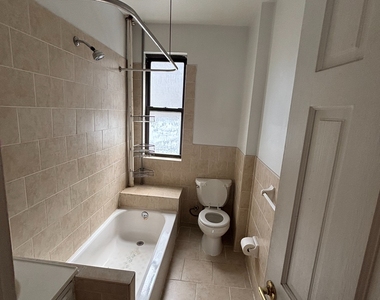 West 171st street  Ft Washington Avenue - Photo Thumbnail 7