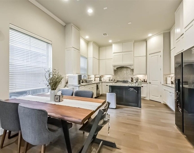 10914 Brookeshire Chase Lane - Photo Thumbnail 13