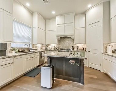 10914 Brookeshire Chase Lane - Photo Thumbnail 15