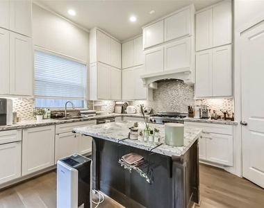10914 Brookeshire Chase Lane - Photo Thumbnail 18