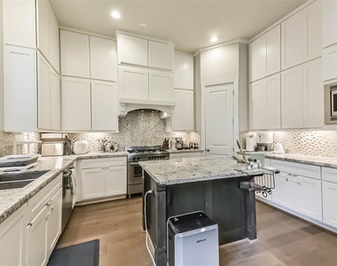 10914 Brookeshire Chase Lane - Photo Thumbnail 16