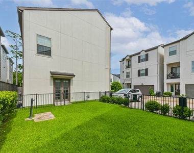10914 Brookeshire Chase Lane - Photo Thumbnail 1