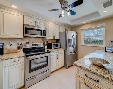 17580 Gulf Boulevard - Photo Thumbnail 30
