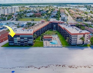 17580 Gulf Boulevard - Photo Thumbnail 9
