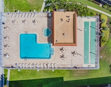 17580 Gulf Boulevard - Photo Thumbnail 7