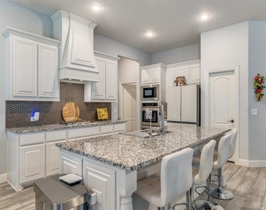 2602 Geer Lane - Photo Thumbnail 8