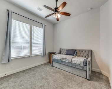 2602 Geer Lane - Photo Thumbnail 11