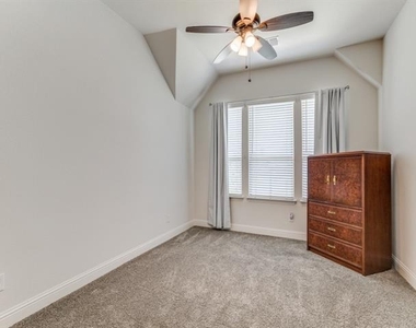 2602 Geer Lane - Photo Thumbnail 17